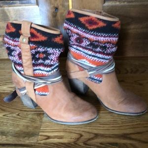 Steve Madden Aztec Booties sz 8